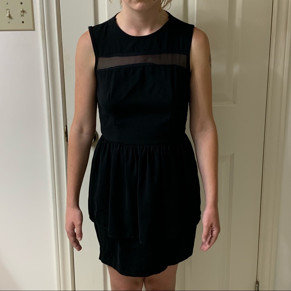 🌷3 for $25🌷H&M, US 6, Black Peplum Gathered Waist Sleeveless Cocktail Dress